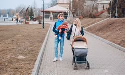 Okula/Kreşe Taşımada Pratik Baston Bebek Arabası Modelleri