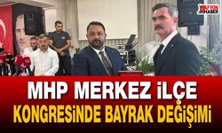 MHP Merkez İlçe Kongresi'nde Bayrak Değişimi