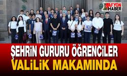 Şehrin gururu öğrenciler valilik makamında