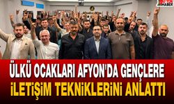 Ülkü Ocakları Afyon'da gençlere iletişim tekniklerini anlattı