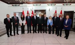 Hasan Karadeniz ve Belediye Meclis Üyeleri Valilikte