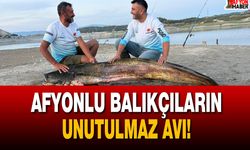Afyonlu Balıkçıların Unutulmaz Avı! Oltaya 2,27 Metrelik Trofe Takıldı