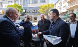Başkan Kavak sahaya indi AK Bülten esnafa ulaştırıldı