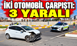 İki otomobil çarpıştı: 3 yaralı