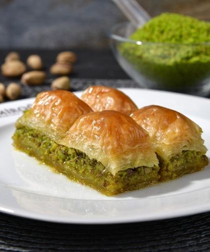 Yeşilin ve Şerbetin Buluşması Fıstıklı Baklavanın Efsanevi Lezzeti