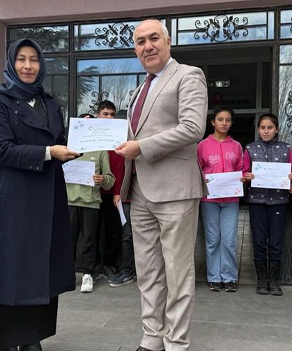 Gömü Ortaokulu, Avrupa'dan eTwinning projesiyle ödülle döndü