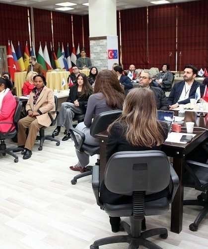 AKÜ'de International Week programı