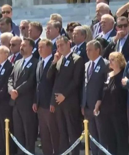 Şok iddia: Ali Mahir Başarır'ın elini sıkmadı!..