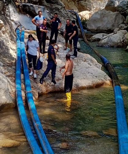 Su Arızasına Giden Muhtar Kayalıklardan Düştü