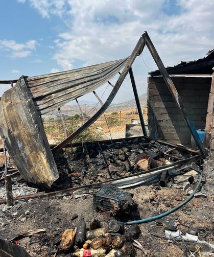 Köy evi ve traktör kullanılamaz hale geldi