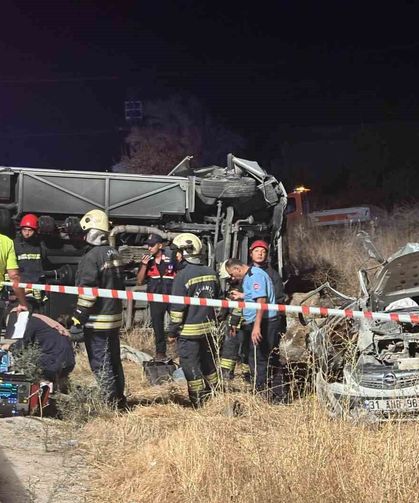 Gaziantep'te feci kaza, 2'si çocuk 7 kişi öldü