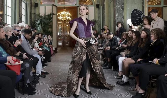 S.M.L, Şaşırtıcı Sonbahar Kış Koleksiyonunu Paris Moda Haftası'nda Sergiledi