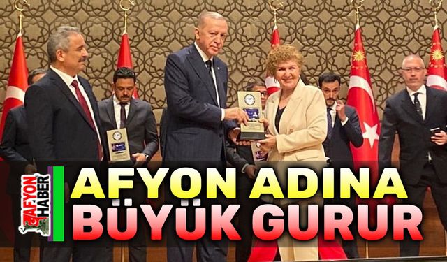 Fadime Akar, ödülünü Erdoğan'dan aldı