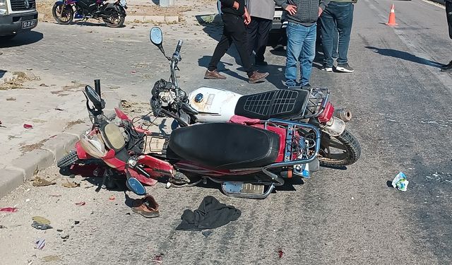 İki motosiklet çarpıştı, sürücüler yaralandı