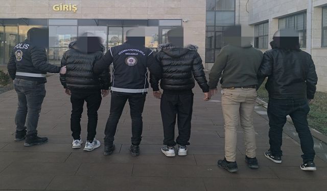 Afyon'da kaçak göçmen operasyonu, 2 kişi tutuklandı