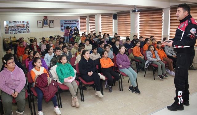 İlkokul öğrencilerine Polislik mesleği tanıtıldı