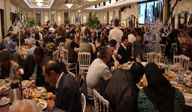 İYİ Partililer iftarda bir araya geldi