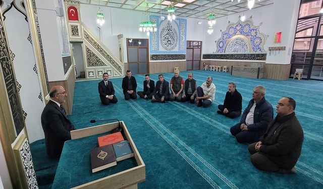 Müftü İmamoğlu ibadete yeni açılan camide vaaz verdi
