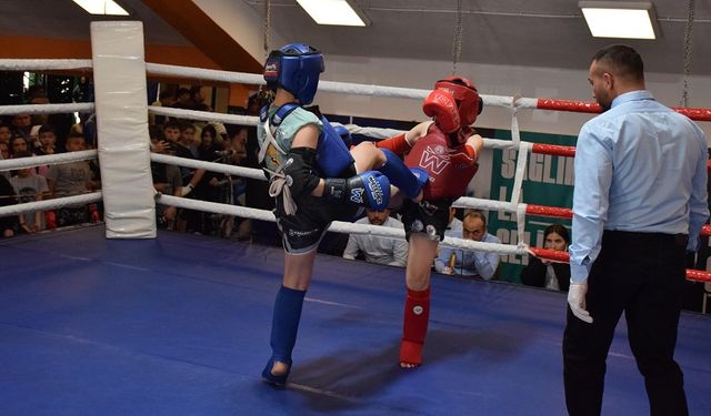 Afyonkarahisar Okul Sporları Yıldızlar Muay Thai Müsabakaları tamamlandı