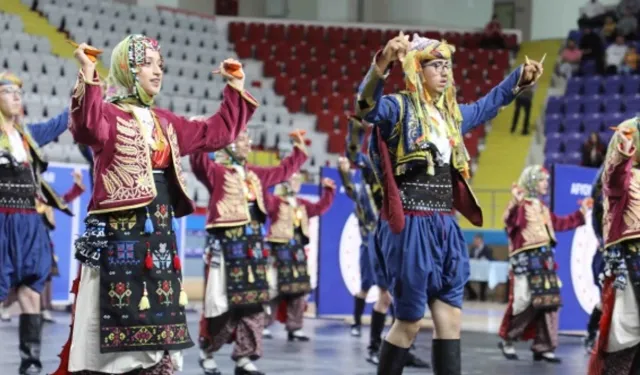 Halk Oyunları Bölge Müsabakaları Afyonkarahisar’da başladı