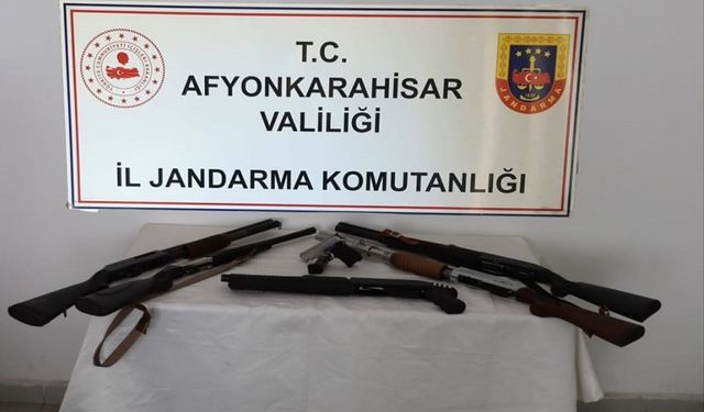 Sinanpaşa Akören'de silah kaçakçılığı operasyonu