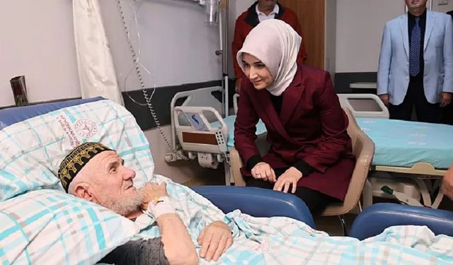 Vali Yiğitbaşı ve eşi, Yıldırım Amcayı ziyaret etti