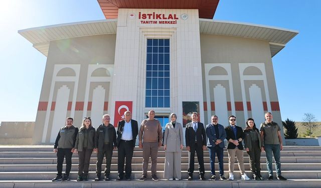 Vali Yiğitbaşı, İstiklal Tanıtım Merkezi’ni ziyaret etti
