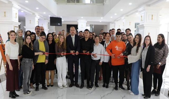 AFSÜ'de Engelsiz Sanat Sergisi açıldı