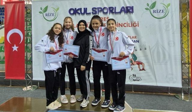 Afyonlu güreşçi kızlardan büyük başarı!..