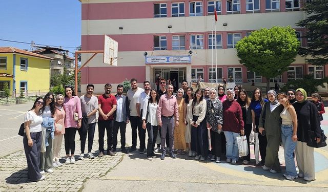 Matematik Öğretmeni Adaylarından, ortaokulda sergi