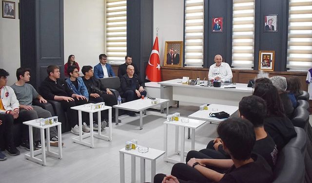 Mehmet Mühsürler, gençlere kariyer semineri verdi