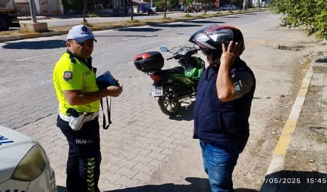 Sinanpaşa’da motosiklet sürücüleri denetleniyor