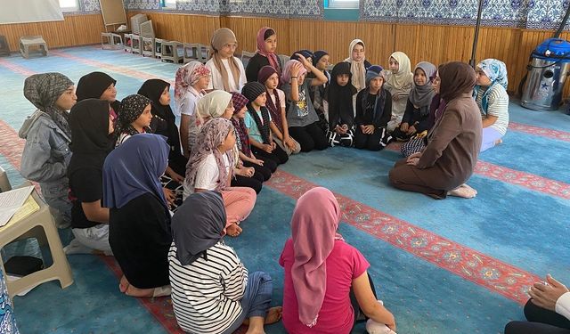 Dazkırı Kaymakamı, Kuran Kursunu ziyaret etti