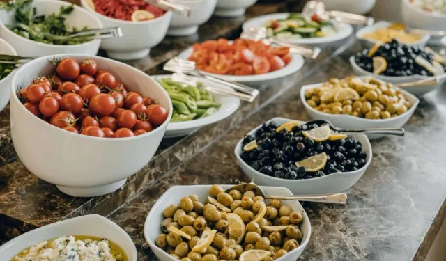 Açık büfe ve serpme kahvaltıya düzenleme geliyor