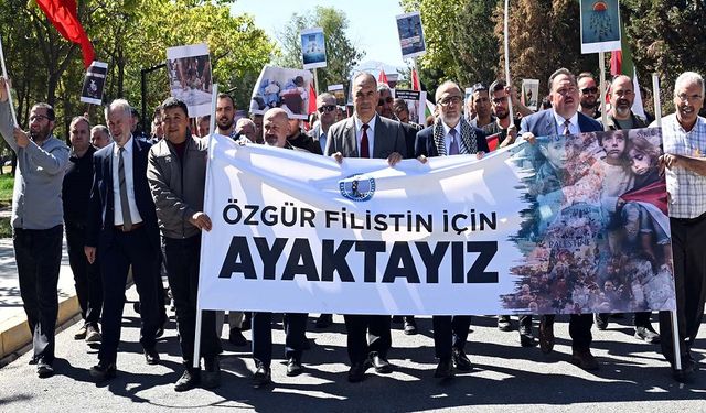 AKÜ'de Filistin yürüyüşü