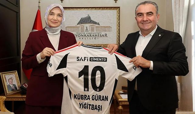 Beşiktaş heyetinden Vali Yiğitbaşı’na 10 numara forma!..