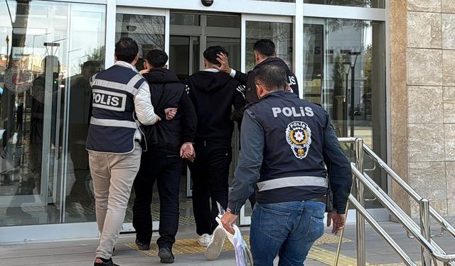 Ticari taksiyle geldiler, 2 Milyon TL çarptılar!..