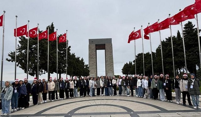 Afyonlu gençler, Çanakkale'de zaferin şiirlerini yazdı