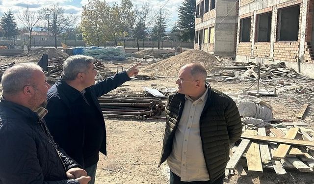 Afyon'daki okul inşaatları devam ediyor