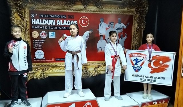 Afyonlu minik karateci turnuva şampiyonu oldu