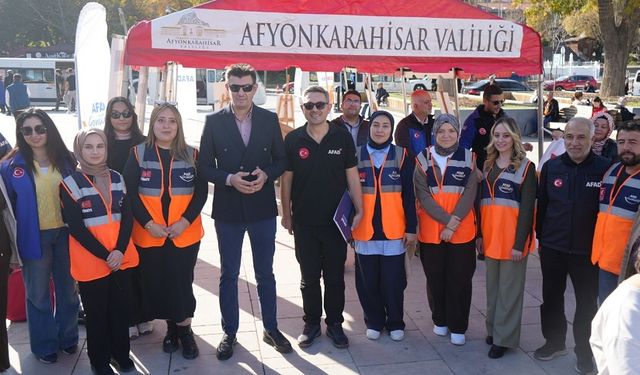 Afyon Kent Meydanında deprem tatbikatı yapıldı