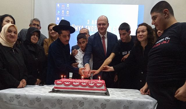 Afyon Engelsiz Yaşam Merkezi'nde Engelliler Günü Programı düzenlendi