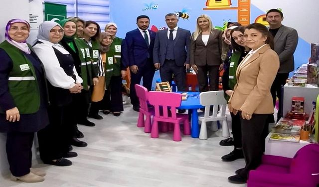 Yeşilay'dan Afyonkarahisar Adliyesi'ne Çocuk Kütüphanesi