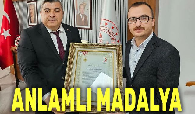Kızılay'dan Miraç Sünnetci'ye anlamlı madalya