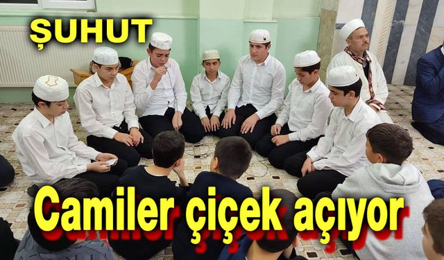 Şuhut haber: Camiler çiçek açıyor