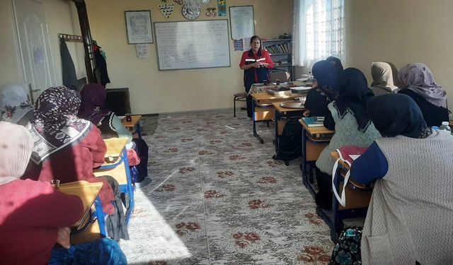 Afyon'da kadın  çiftçilere eğitim semineri
