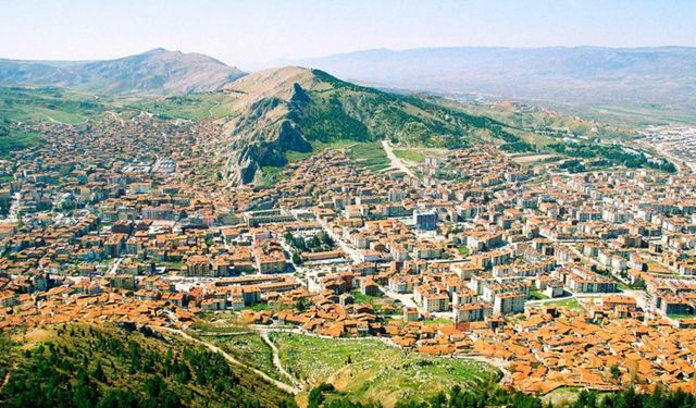 Bakırcılar Çarşısında Çekiç Sesleri Neden Kesilmiyor?