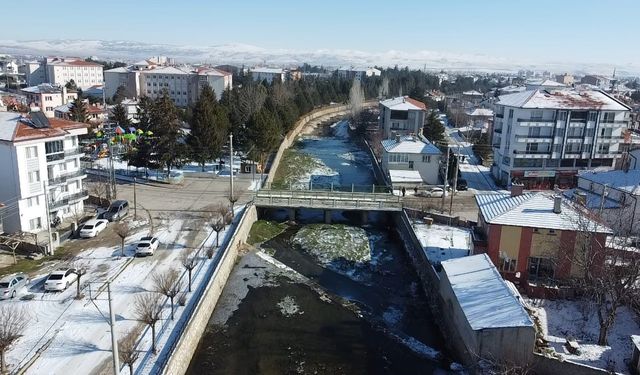 Gali Çayı buz tuttu!..