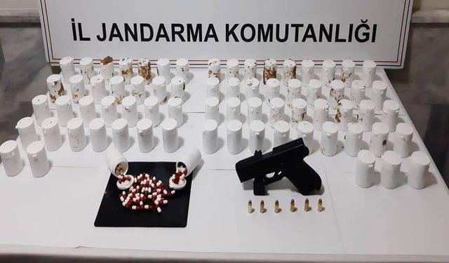 Uyuşturucu ve ruhsatsız silah operasyonu