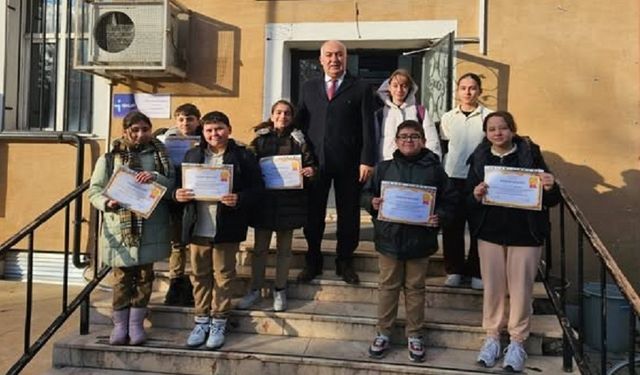 Emirdağ Ortaokulu’nun ‘Ayın Öğrencileri’ ödüllendirildi